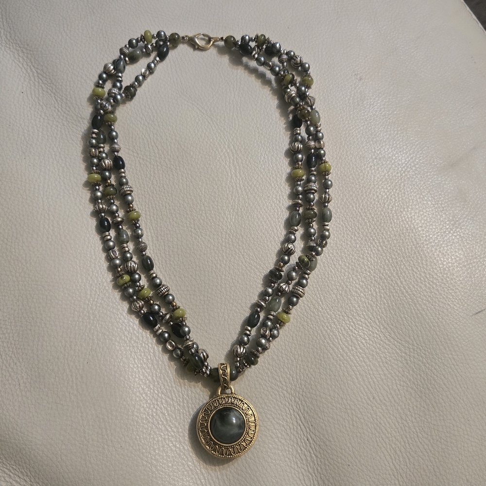 Elegant Gold and Black Beaded Necklace